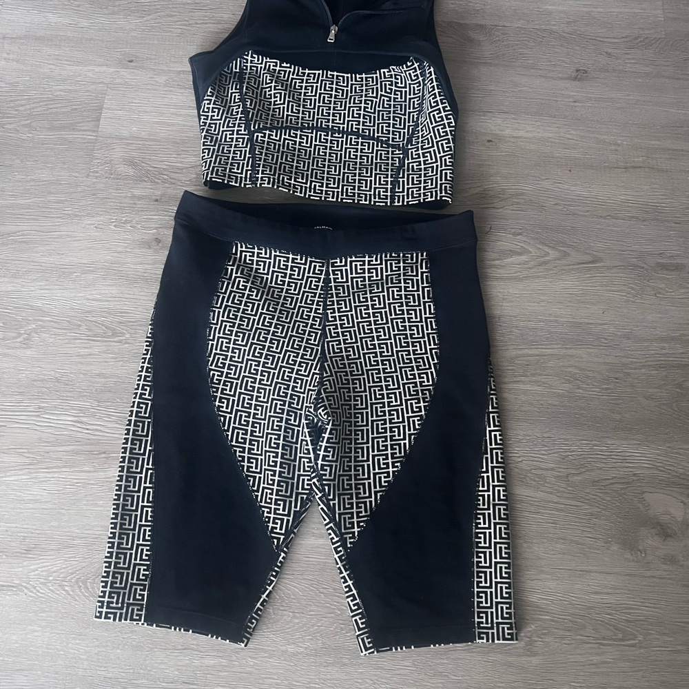 Balmain Black and White Capris with Geometric Patterns